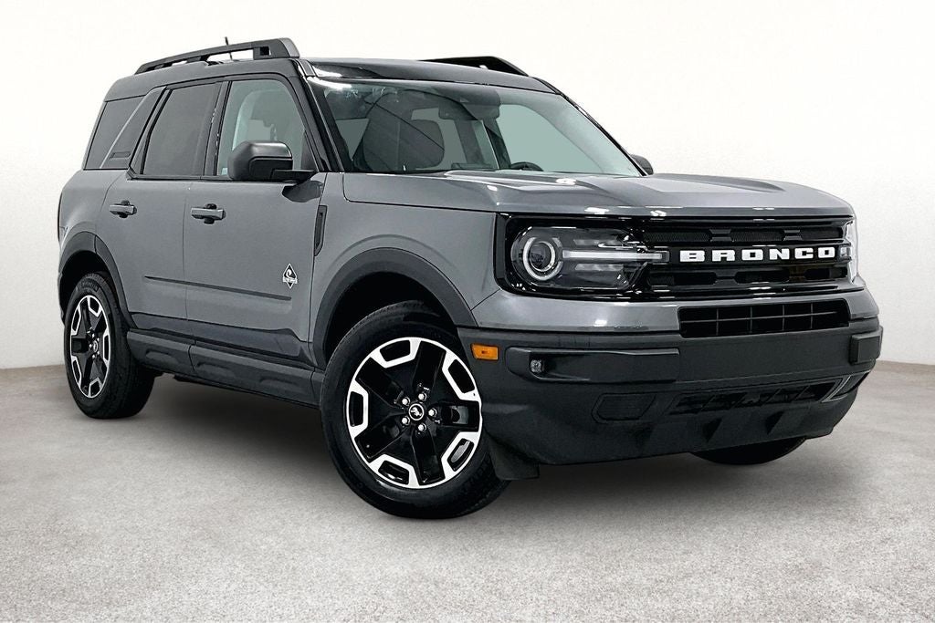 2024 Ford Bronco Sport Outer Banks in Carbonized Gray Metallic — front three-quarter view